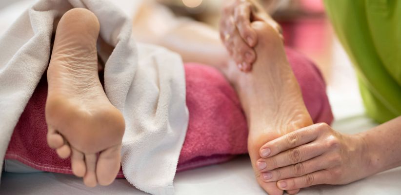 Wellnessurlaub: Klassische Fußmassage